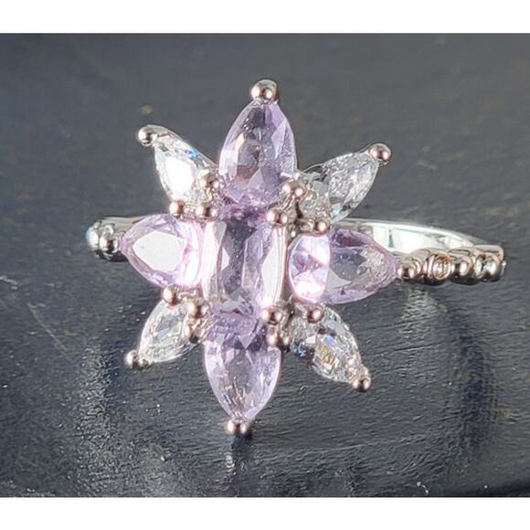 Exquisite Rhodium-Plated Size 9 Floral Ring with Lavender Gemstones - Picture 1 of 11